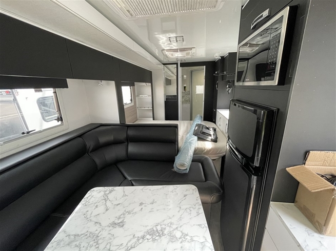 AVIDA CV7054 SL TOPAZ MULTI TERRAIN CARAVAN