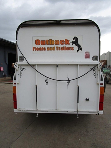 OUTBACK FLOATS CAMPER/HORSE FLOAT