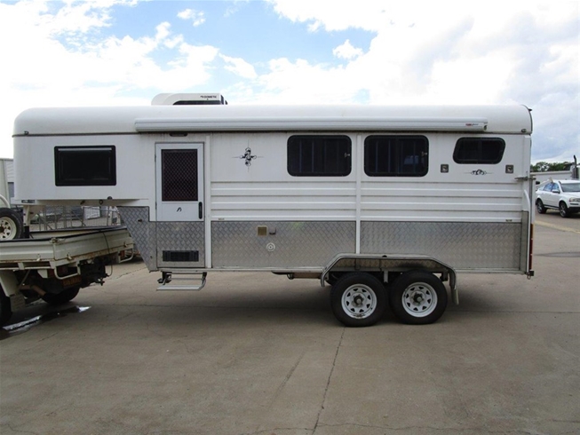 OUTBACK FLOATS CAMPER/HORSE FLOAT