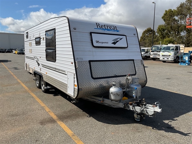 RETREAT MACQUARIE CARAVAN