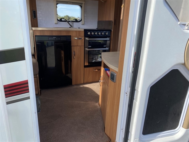 Swift Explorer 4FB Caravan