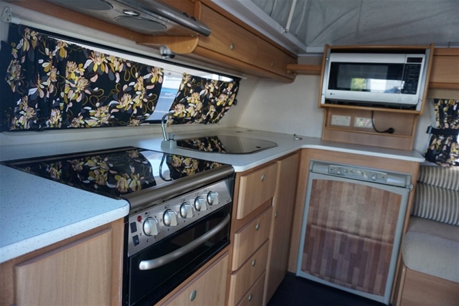 Jayco J Series 16.52-2 Caravan